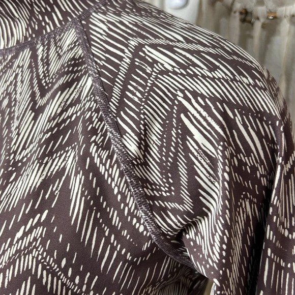 Garnet Hill Swim Rash Guard Water Shirt Size Small - Picture 2 of 8